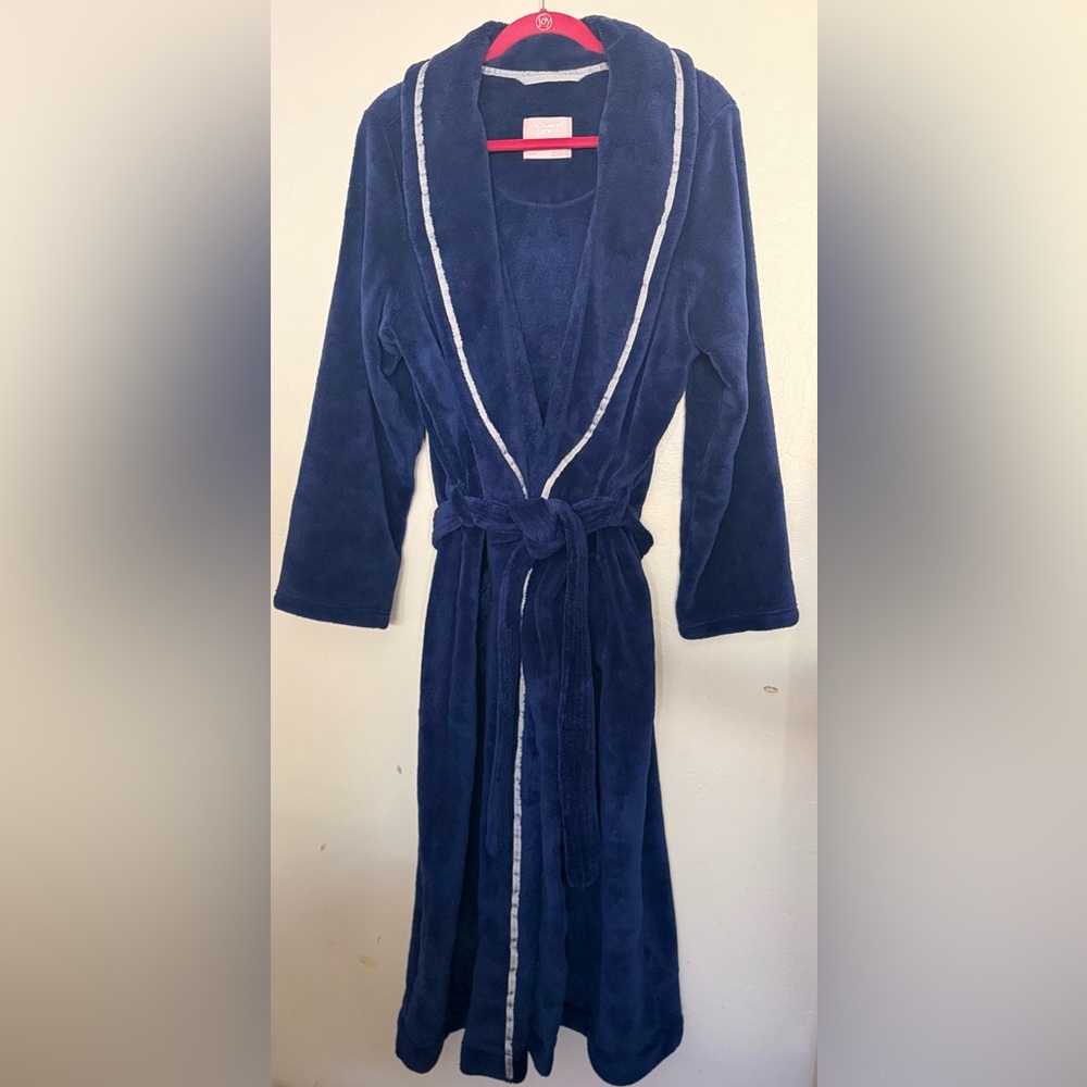 Victoria's Secret Cozy Plush Long Robe NWOT NEW IN PACKAGE